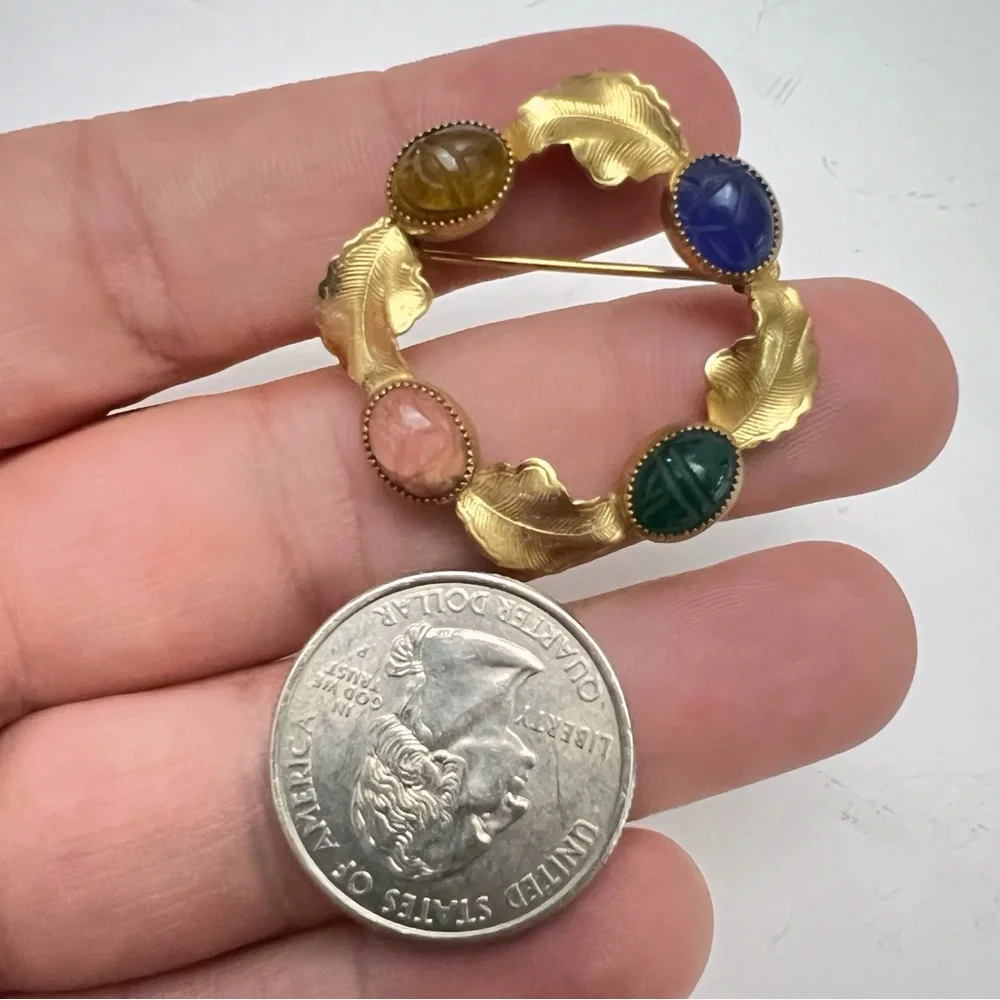 Vintage Danecraft 1/20 12K Gold Filled Scarab Gemstone Leaves Wreath Brooch Pin